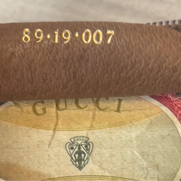 Vintage Gucci Duffle with a zip up bag inside - Picture 8 of 17